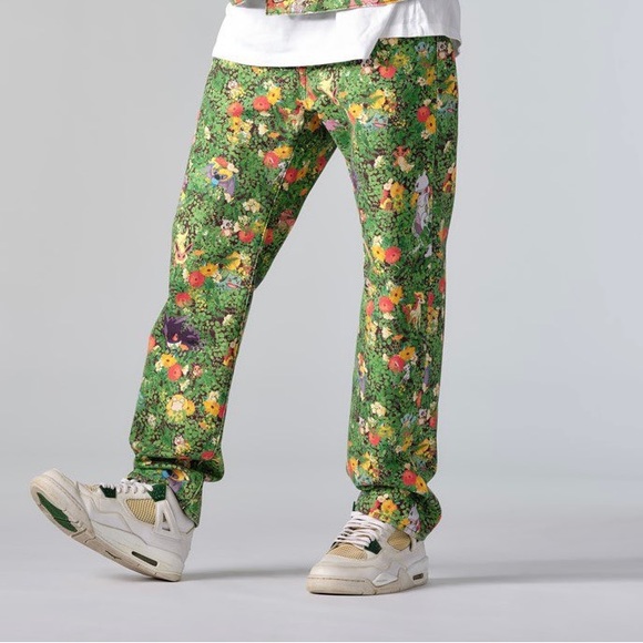 🔥POKéMON LEVI STRAUSS JEANS🔥 - Picture 1 of 15